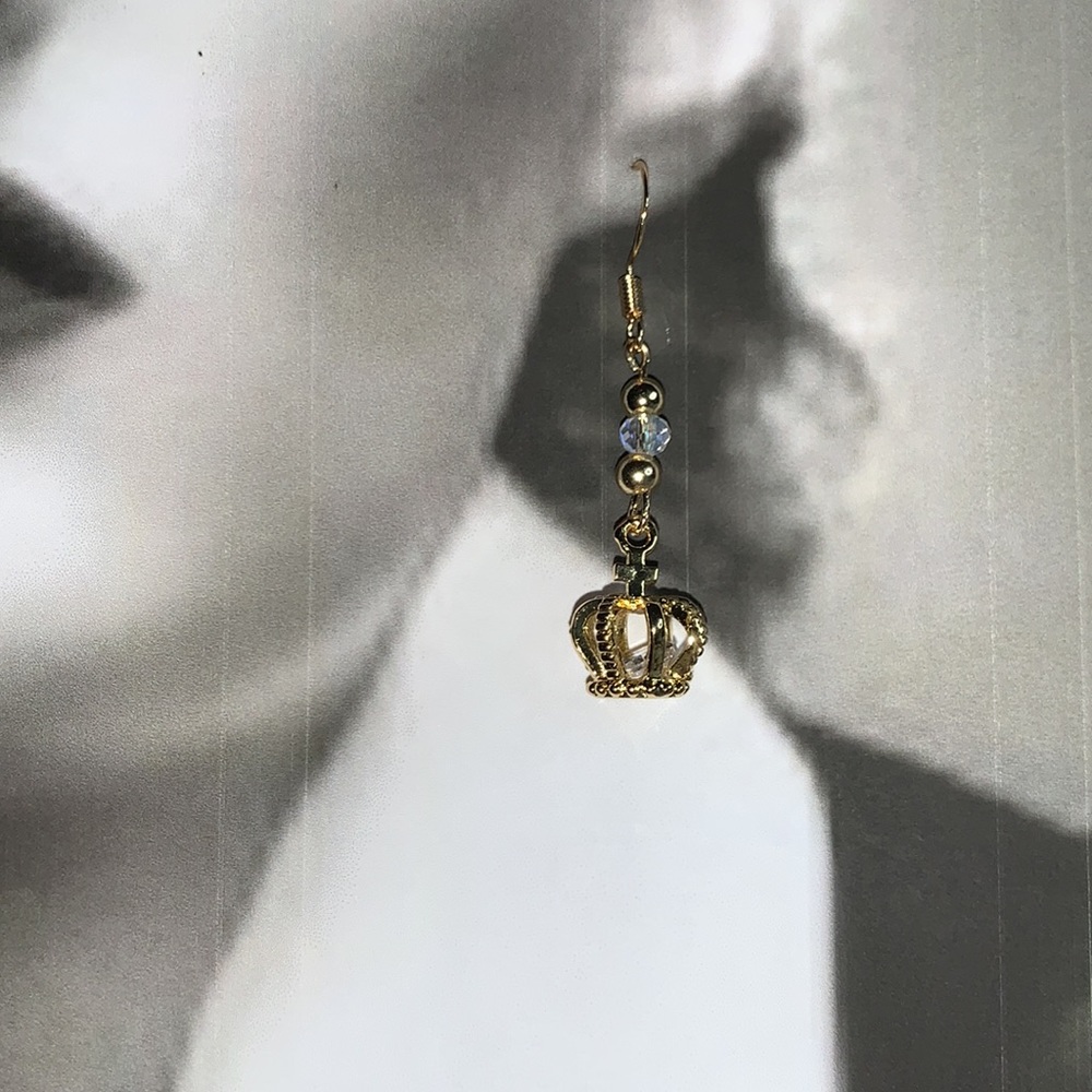 Handcrafted Crown with Zirconia Dangle Earrings